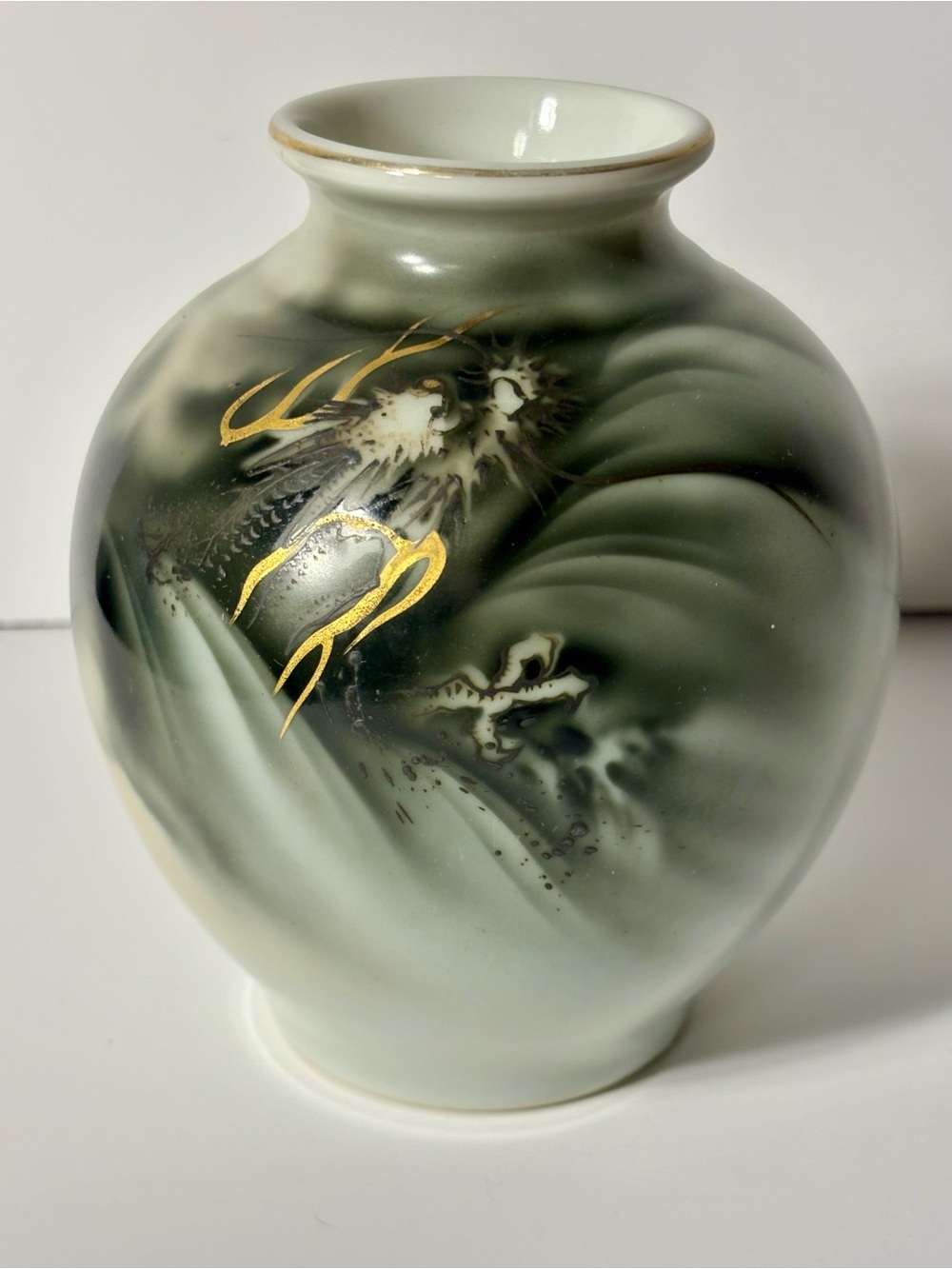 VTG Japanese Kozan Tokusei Dragonware Vase Gold Gilt